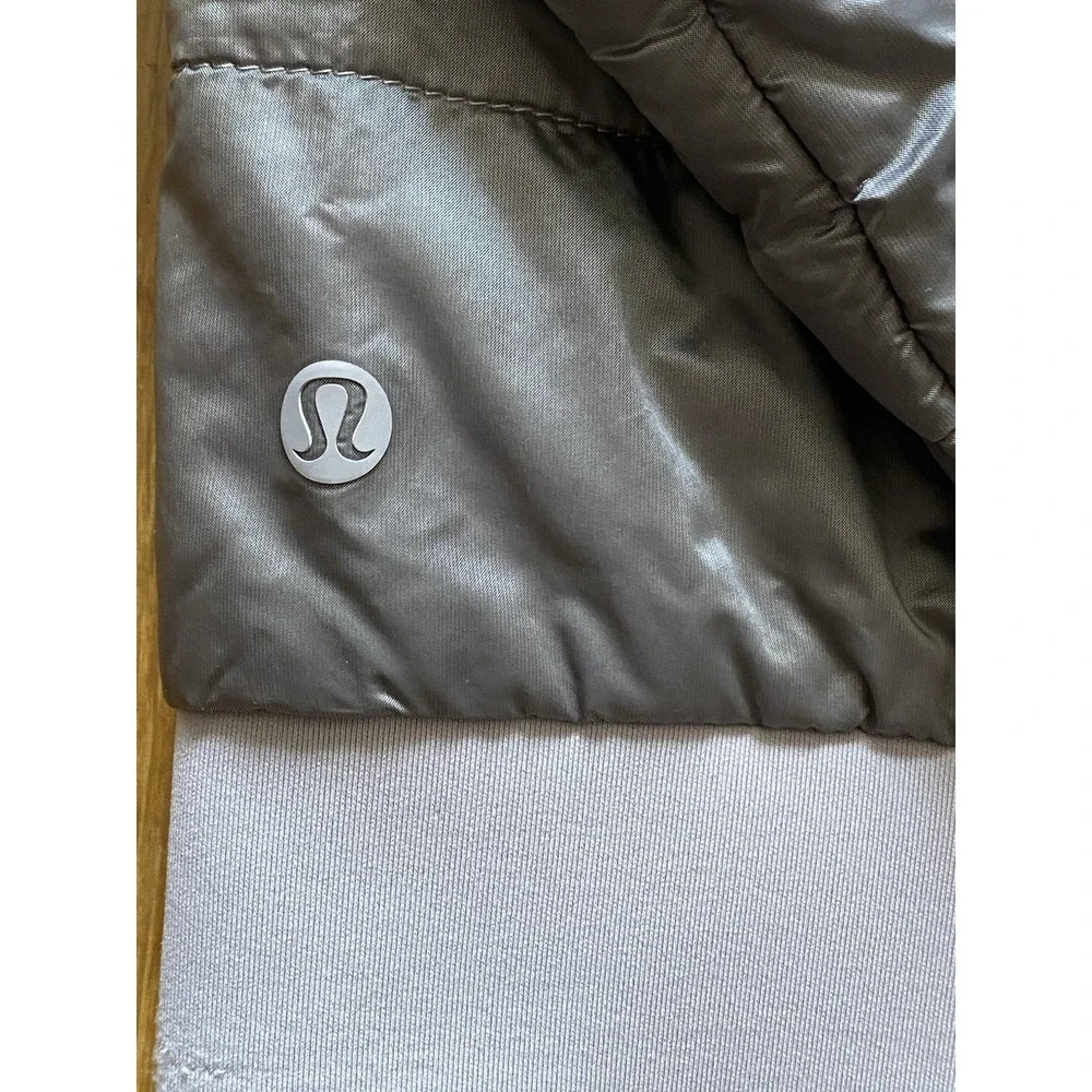 lululemon athletica please look